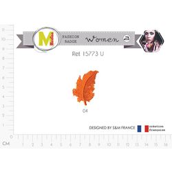 M15773 Embroidered Leaf