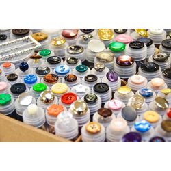 B04700 Promo Button Box Assortment