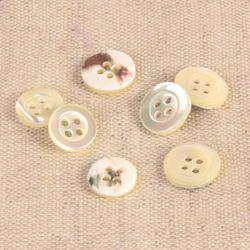 M60847 4-Hole Shell Button
