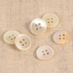 M60848 4-Hole Shell Button