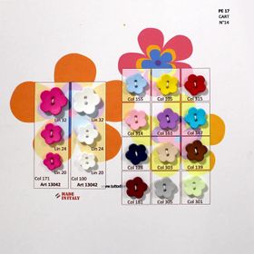 B13042Flower Button, 2-Hole